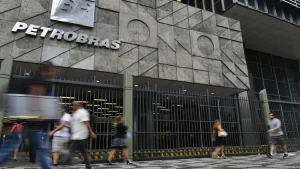 Petrobras-atinge-marca-de-1-milhao-de-acionistas-individuais-na-bolsa