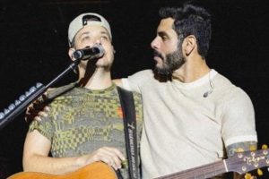 israel e rodolffo juntos no palco