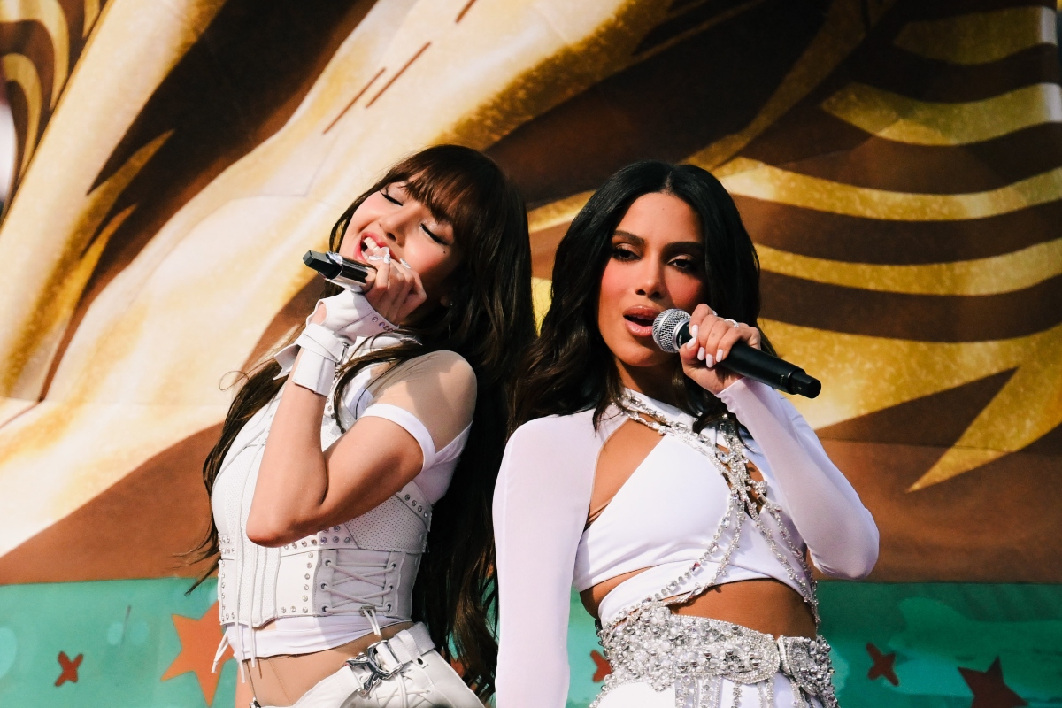 Lisa e Anitta na abertura da Copa do Mundo