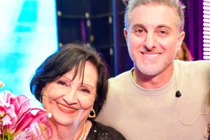 dona déa lúcia e luciano huck no domingão