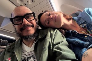 Marcelo D2 e a esposa