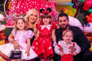Virginia Fonseca e Zé Felipe com os filhos