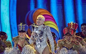 Aos 63 anos, Xuxa mostra que amadurecer também pode ser um espetáculo