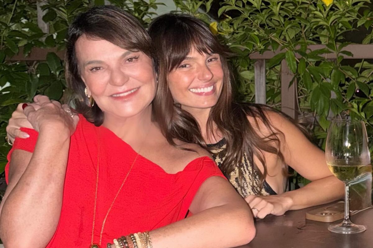 Isis Valverde com a mãe