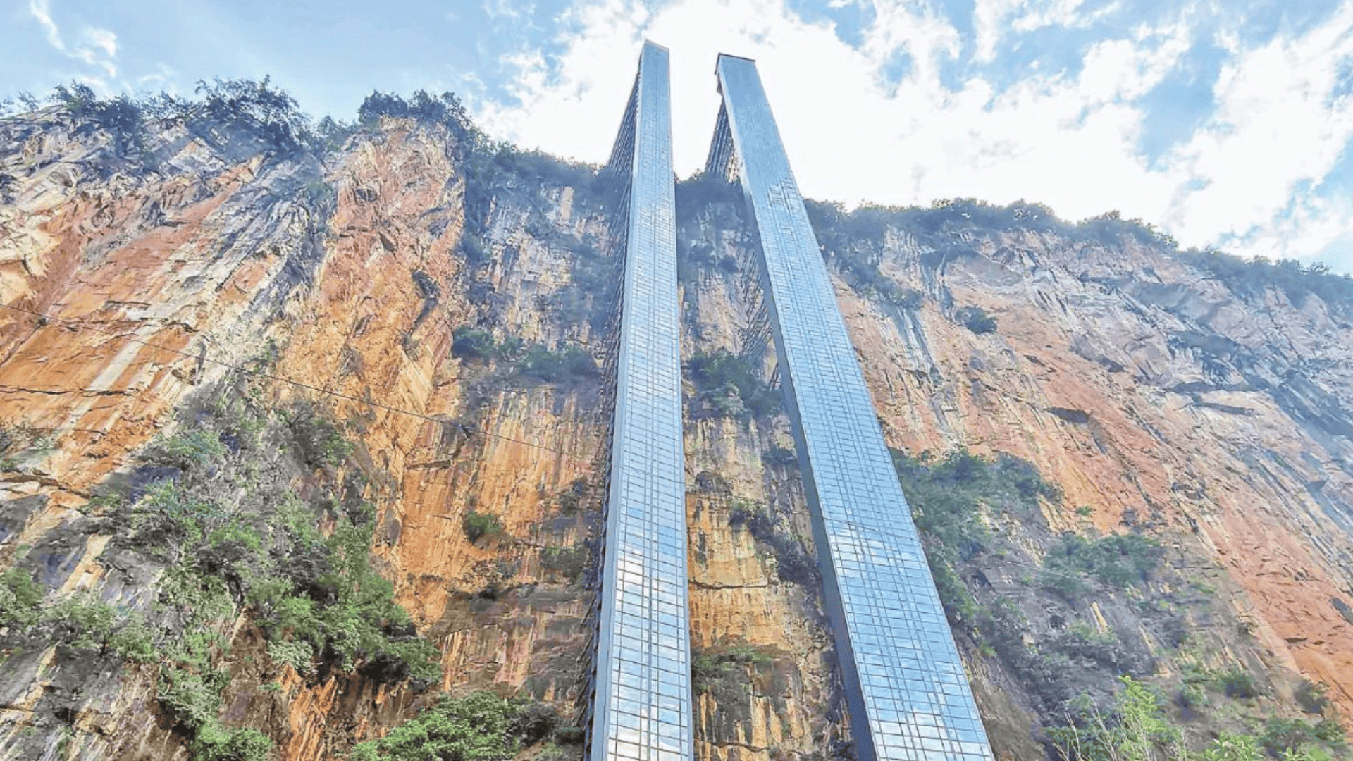Elevador chinês corta caminho de cerca de 3 horas