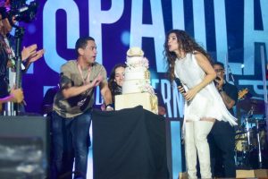 Paula Fernandes comemora aniversário em Barretos