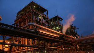 Produção industrial no Brasil cresce 0,1% em outubro, abaixo do esperado. Foto: Adobe Stock