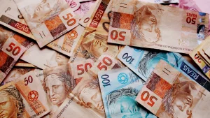 Várias notas de real. Foto: Pixabay